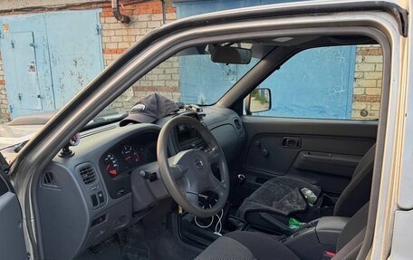 Nissan NP300, 2012 год, 1 150 000 рублей, 6 фотография