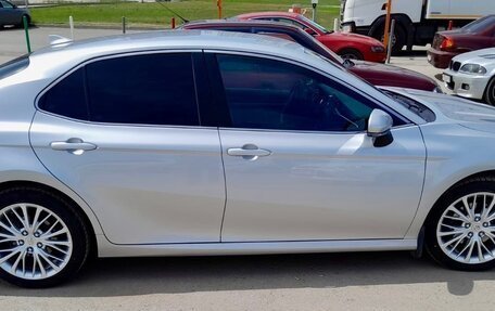 Toyota Camry, 2019 год, 2 700 000 рублей, 2 фотография
