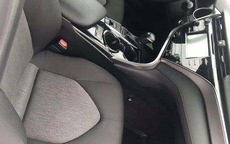 Toyota Camry, 2019 год, 2 700 000 рублей, 10 фотография