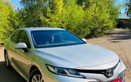 Toyota Camry, 2019 год, 2 700 000 рублей, 1 фотография