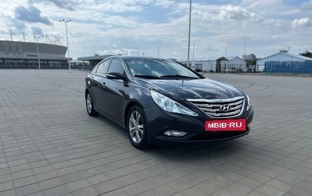 Hyundai Sonata VI, 2010 год, 965 000 рублей, 2 фотография