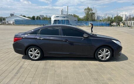 Hyundai Sonata VI, 2010 год, 965 000 рублей, 8 фотография