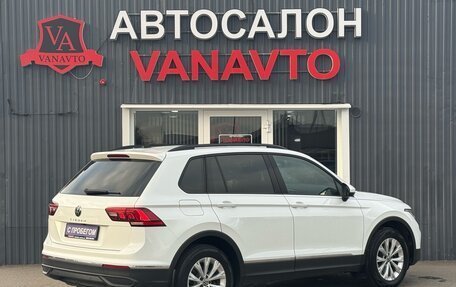 Volkswagen Tiguan II, 2021 год, 2 670 000 рублей, 8 фотография