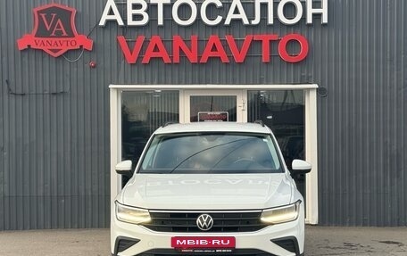 Volkswagen Tiguan II, 2021 год, 2 670 000 рублей, 2 фотография