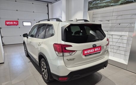 Subaru Forester, 2018 год, 2 300 000 рублей, 6 фотография