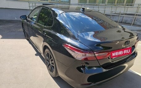 Toyota Camry, 2021 год, 3 650 000 рублей, 5 фотография