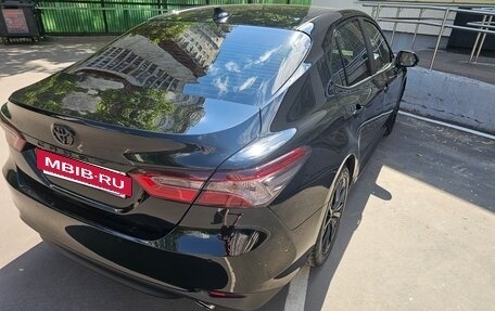 Toyota Camry, 2021 год, 3 650 000 рублей, 4 фотография