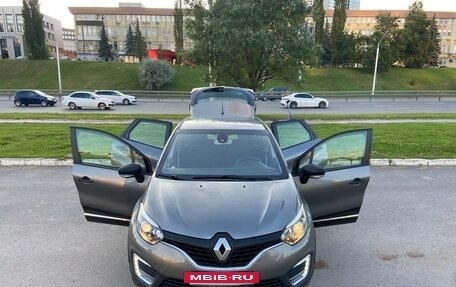 Renault Kaptur I рестайлинг, 2017 год, 820 000 рублей, 7 фотография