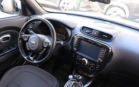 KIA Soul II рестайлинг, 2015 год, 1 200 000 рублей, 18 фотография