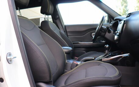 KIA Soul II рестайлинг, 2015 год, 1 200 000 рублей, 22 фотография