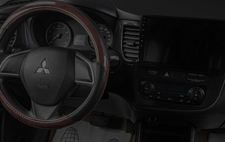 Mitsubishi Outlander III рестайлинг 3, 2012 год, 1 299 000 рублей, 15 фотография