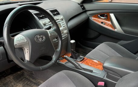 Toyota Camry, 2010 год, 1 300 000 рублей, 5 фотография