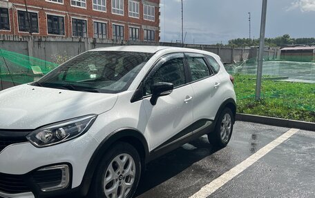 Renault Kaptur I рестайлинг, 2017 год, 1 300 000 рублей, 2 фотография