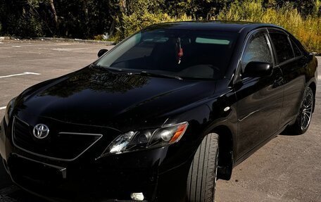 Toyota Camry, 2008 год, 850 000 рублей, 2 фотография