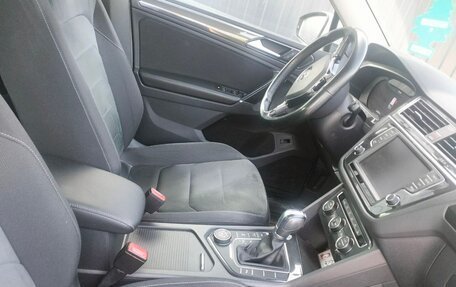 Volkswagen Tiguan II, 2017 год, 2 450 000 рублей, 4 фотография