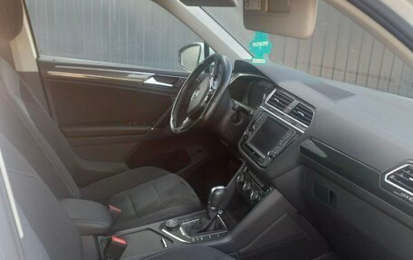 Volkswagen Tiguan II, 2017 год, 2 450 000 рублей, 6 фотография