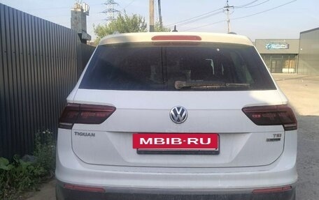 Volkswagen Tiguan II, 2017 год, 2 450 000 рублей, 3 фотография