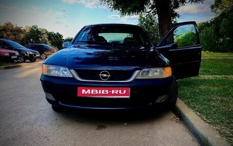 Opel Vectra B рестайлинг, 1997 год, 260 000 рублей, 1 фотография