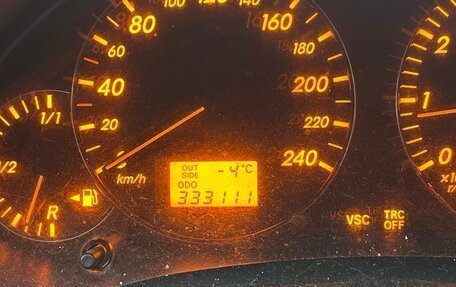 Toyota Avensis III рестайлинг, 2004 год, 850 000 рублей, 5 фотография