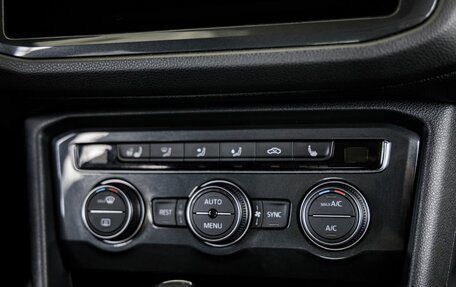 Volkswagen Tiguan II, 2019 год, 2 398 000 рублей, 27 фотография