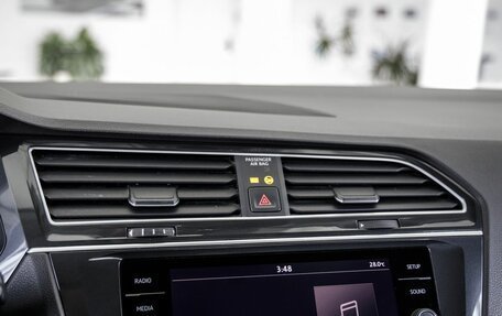 Volkswagen Tiguan II, 2019 год, 2 398 000 рублей, 22 фотография