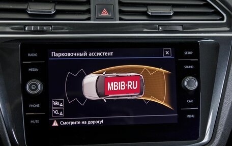 Volkswagen Tiguan II, 2019 год, 2 398 000 рублей, 26 фотография