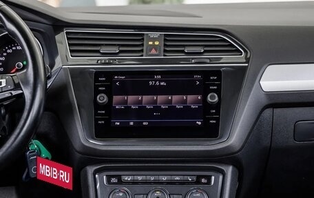 Volkswagen Tiguan II, 2019 год, 2 398 000 рублей, 20 фотография