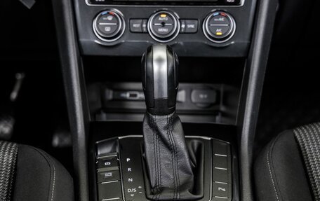 Volkswagen Tiguan II, 2019 год, 2 398 000 рублей, 30 фотография