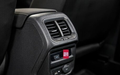 Volkswagen Tiguan II, 2019 год, 2 398 000 рублей, 33 фотография