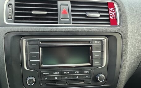Volkswagen Jetta VI, 2013 год, 1 280 000 рублей, 13 фотография