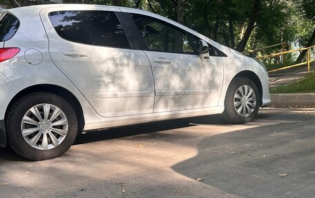 Peugeot 308 II, 2011 год, 680 000 рублей, 2 фотография