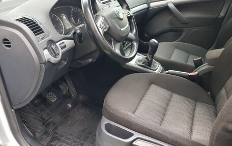 Skoda Octavia, 2011 год, 920 000 рублей, 25 фотография