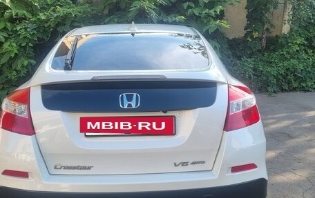 Honda Crosstour I рестайлинг, 2014 год, 1 800 000 рублей, 2 фотография