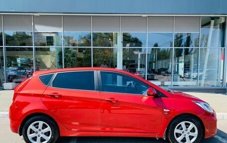 Hyundai Solaris II рестайлинг, 2011 год, 800 000 рублей, 4 фотография