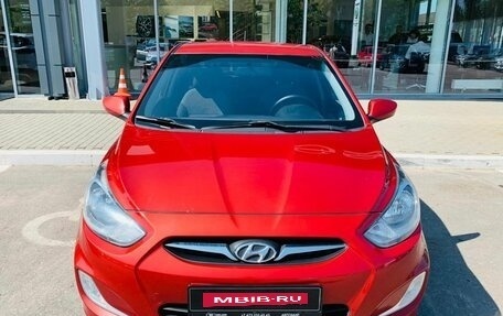 Hyundai Solaris II рестайлинг, 2011 год, 800 000 рублей, 2 фотография