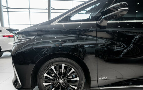 Toyota Alphard, 2024 год, 16 990 000 рублей, 12 фотография