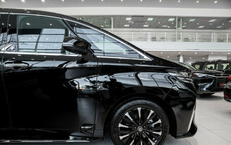 Toyota Alphard, 2024 год, 16 990 000 рублей, 13 фотография