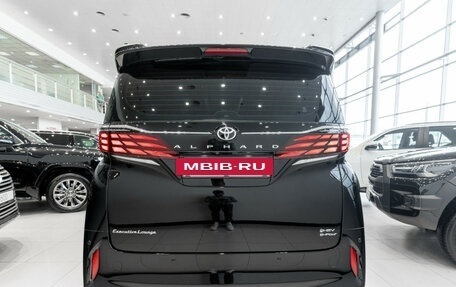 Toyota Alphard, 2024 год, 16 990 000 рублей, 4 фотография