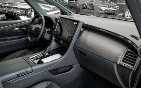 Toyota Alphard, 2024 год, 16 990 000 рублей, 16 фотография