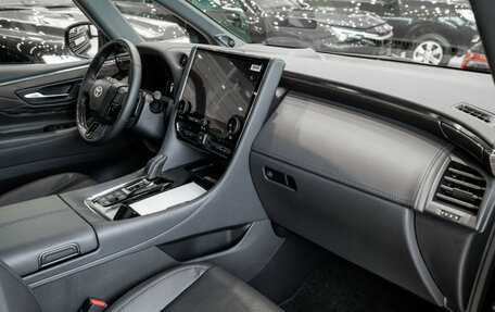 Toyota Alphard, 2024 год, 16 990 000 рублей, 25 фотография