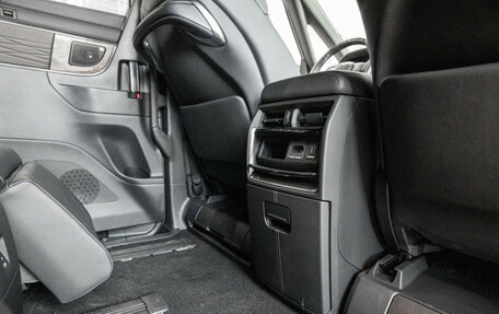 Toyota Alphard, 2024 год, 16 990 000 рублей, 35 фотография