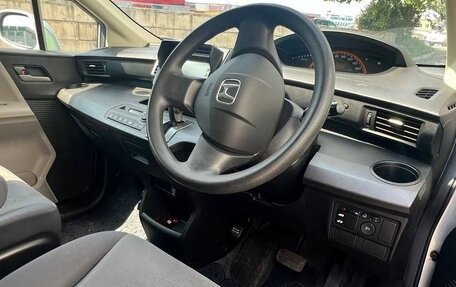 Honda Freed I, 2010 год, 980 000 рублей, 8 фотография