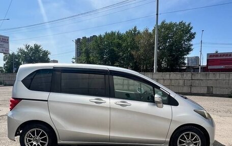 Honda Freed I, 2010 год, 980 000 рублей, 4 фотография