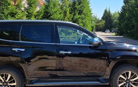 Mitsubishi Pajero Sport III рестайлинг, 2018 год, 2 990 000 рублей, 4 фотография