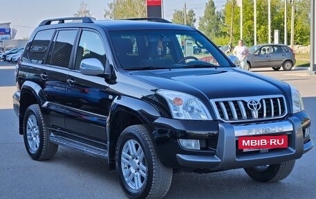Toyota Land Cruiser Prado 120 рестайлинг, 2006 год, 2 000 000 рублей, 2 фотография