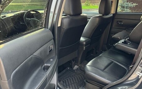 Mitsubishi Outlander III рестайлинг 3, 2018 год, 1 850 000 рублей, 13 фотография