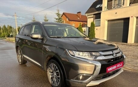 Mitsubishi Outlander III рестайлинг 3, 2018 год, 1 850 000 рублей, 7 фотография