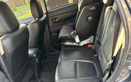 Mitsubishi Outlander III рестайлинг 3, 2018 год, 1 850 000 рублей, 14 фотография