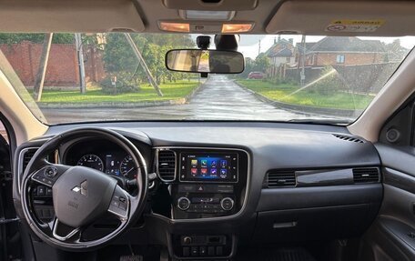 Mitsubishi Outlander III рестайлинг 3, 2018 год, 1 850 000 рублей, 19 фотография