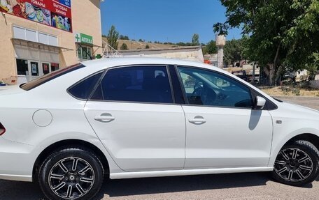 Volkswagen Polo VI (EU Market), 2015 год, 1 090 000 рублей, 1 фотография